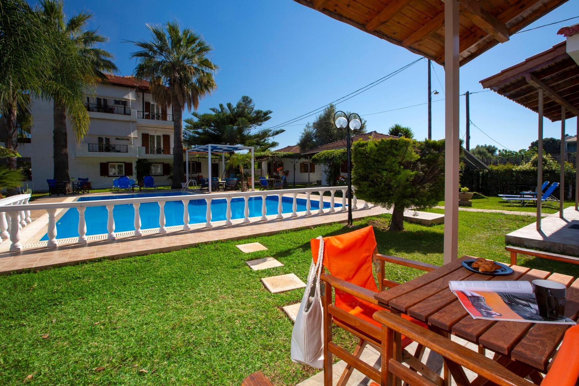 Villa Dimitris Apartments & Bungalows Frinion Bagian luar foto