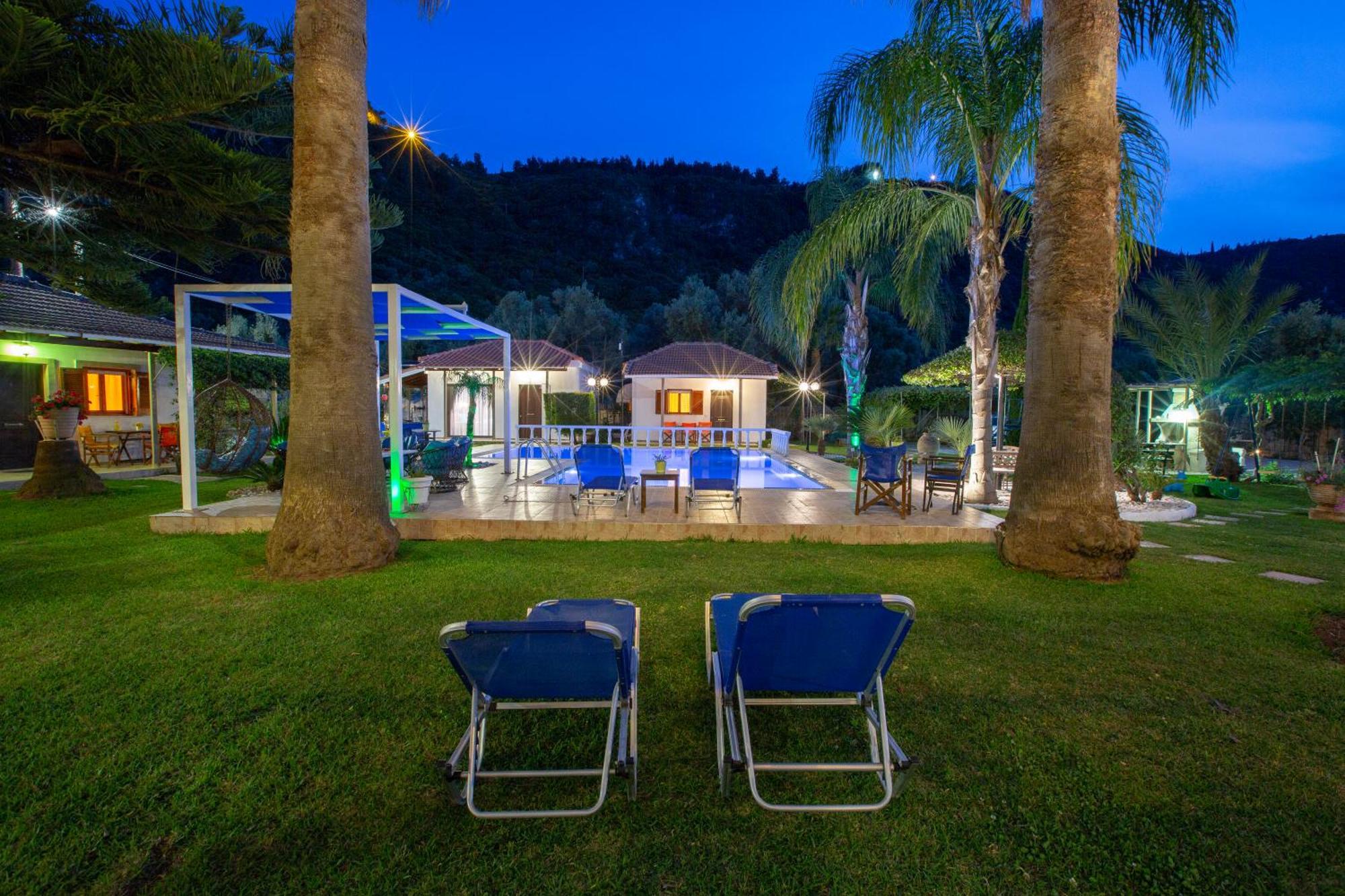 Villa Dimitris Apartments & Bungalows Frinion Bagian luar foto