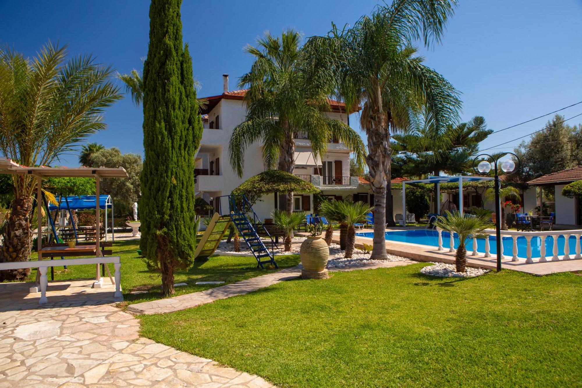 Villa Dimitris Apartments & Bungalows Frinion Bagian luar foto