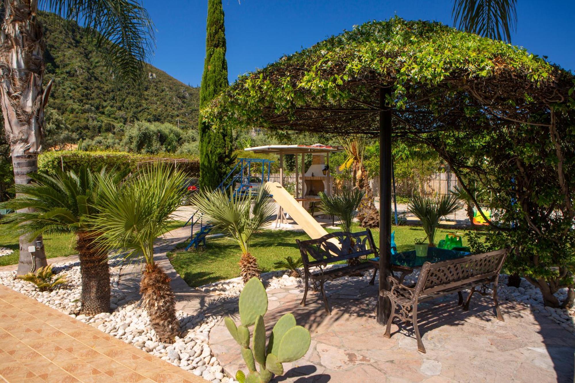 Villa Dimitris Apartments & Bungalows Frinion Bagian luar foto
