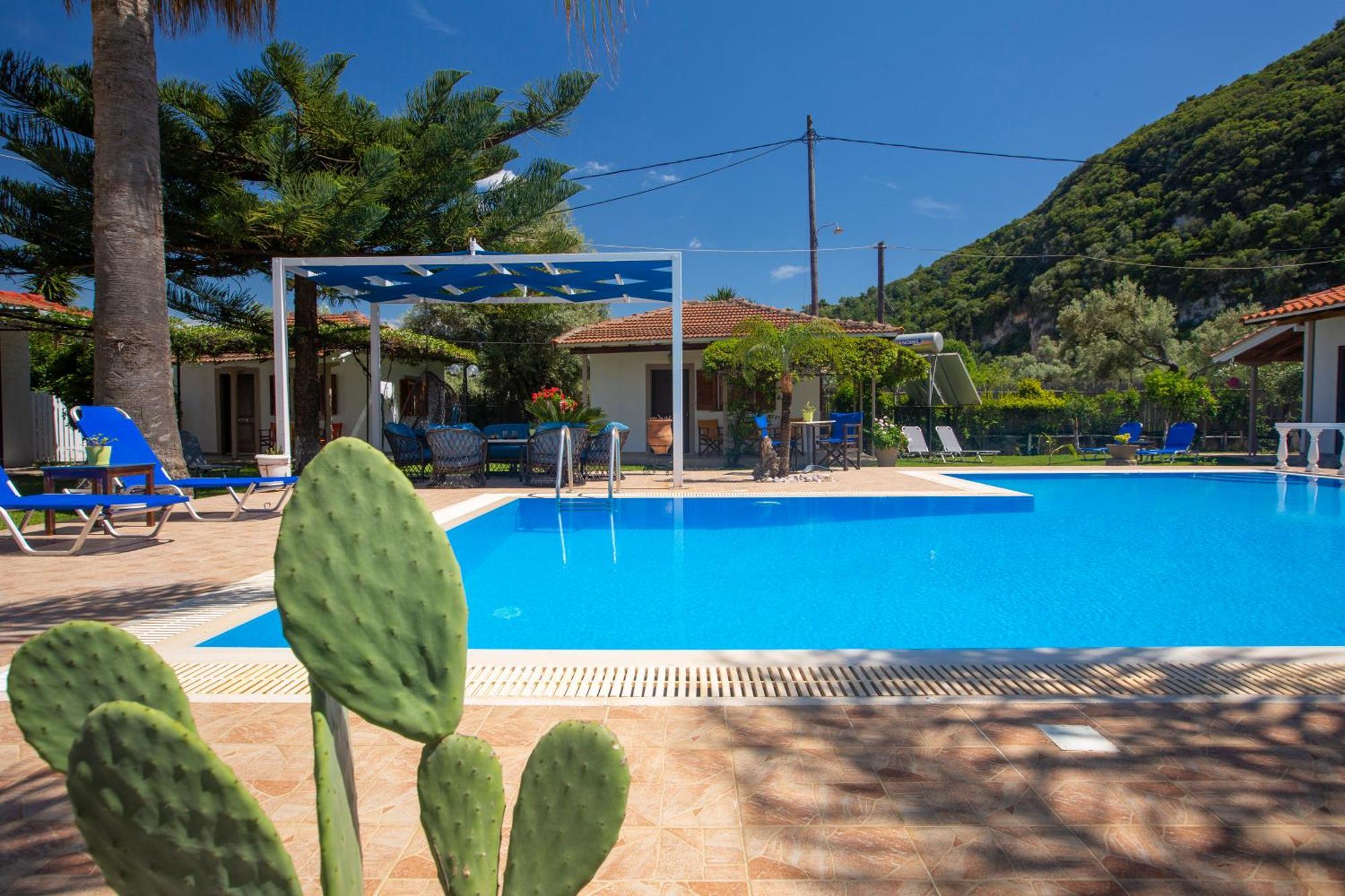Villa Dimitris Apartments & Bungalows Frinion Bagian luar foto