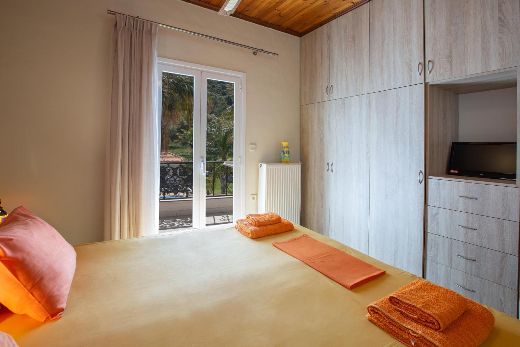 Villa Dimitris Apartments & Bungalows Frinion Bagian luar foto