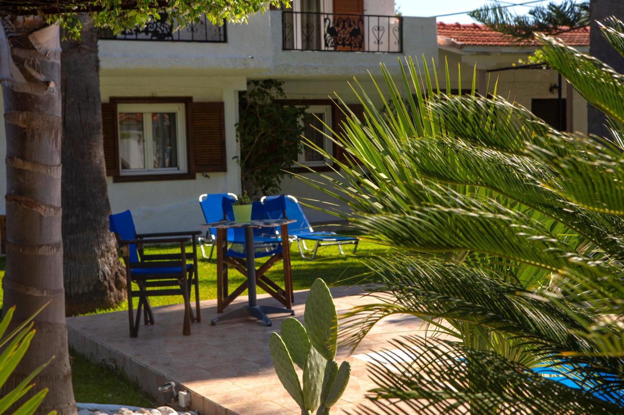 Villa Dimitris Apartments & Bungalows Frinion Bagian luar foto