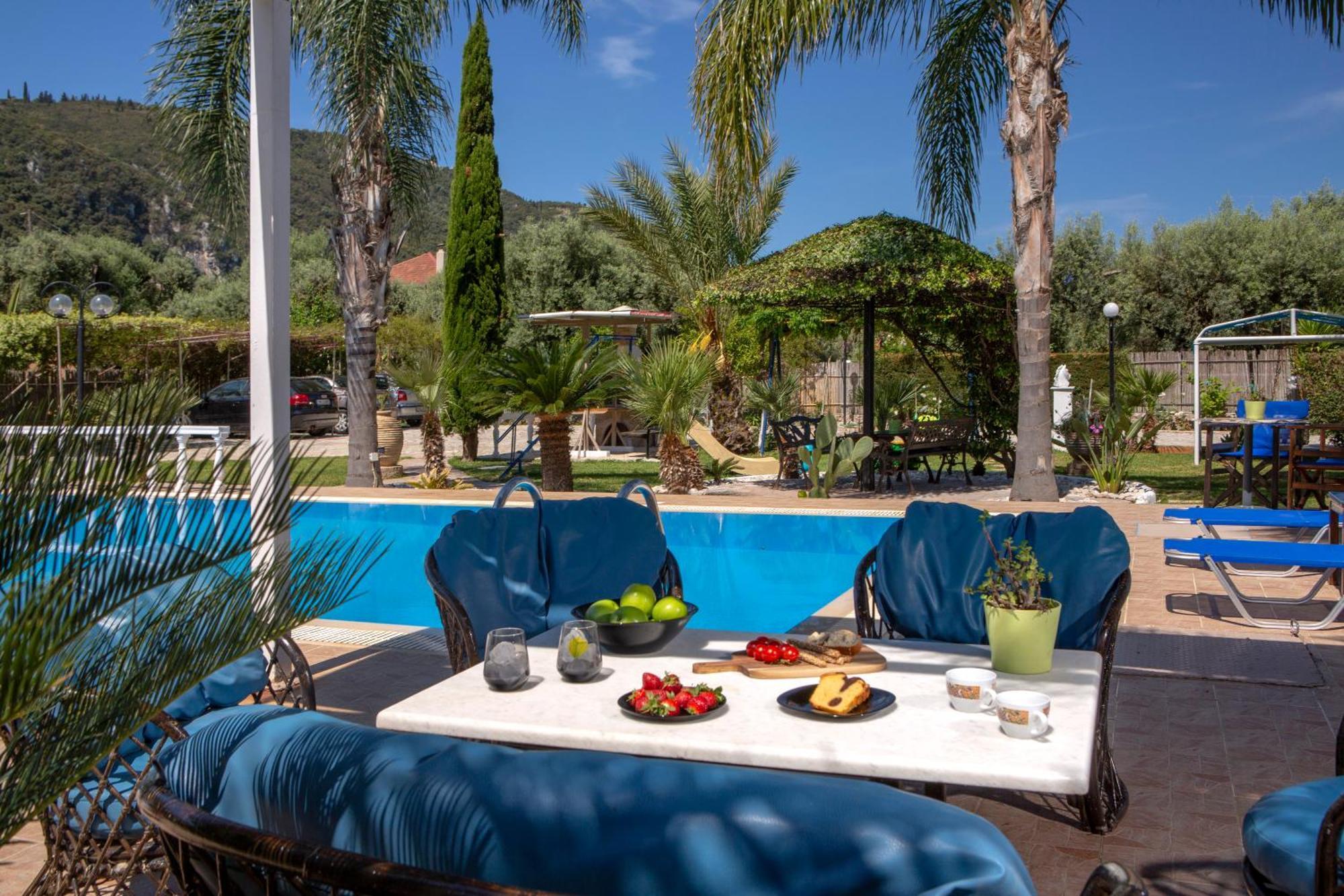 Villa Dimitris Apartments & Bungalows Frinion Bagian luar foto