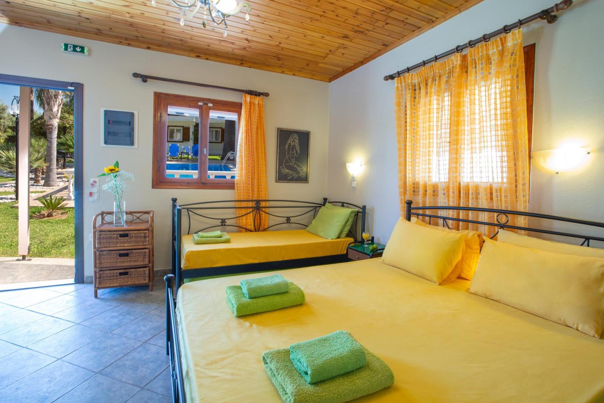 Villa Dimitris Apartments & Bungalows Frinion Bagian luar foto