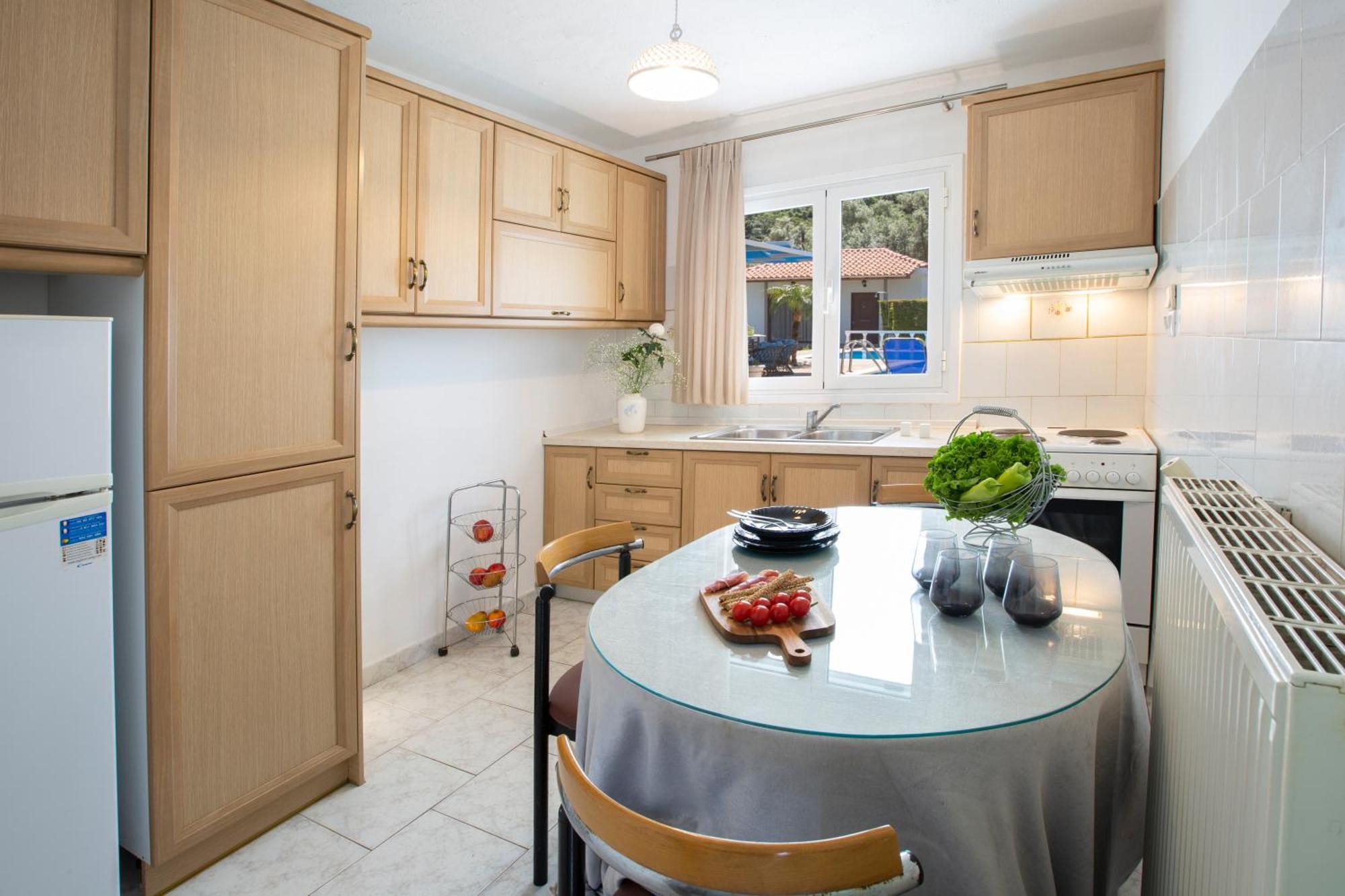 Villa Dimitris Apartments & Bungalows Frinion Bagian luar foto