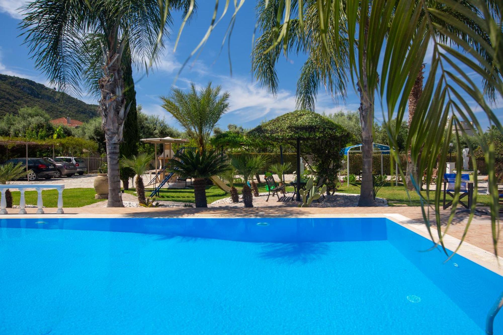 Villa Dimitris Apartments & Bungalows Frinion Bagian luar foto