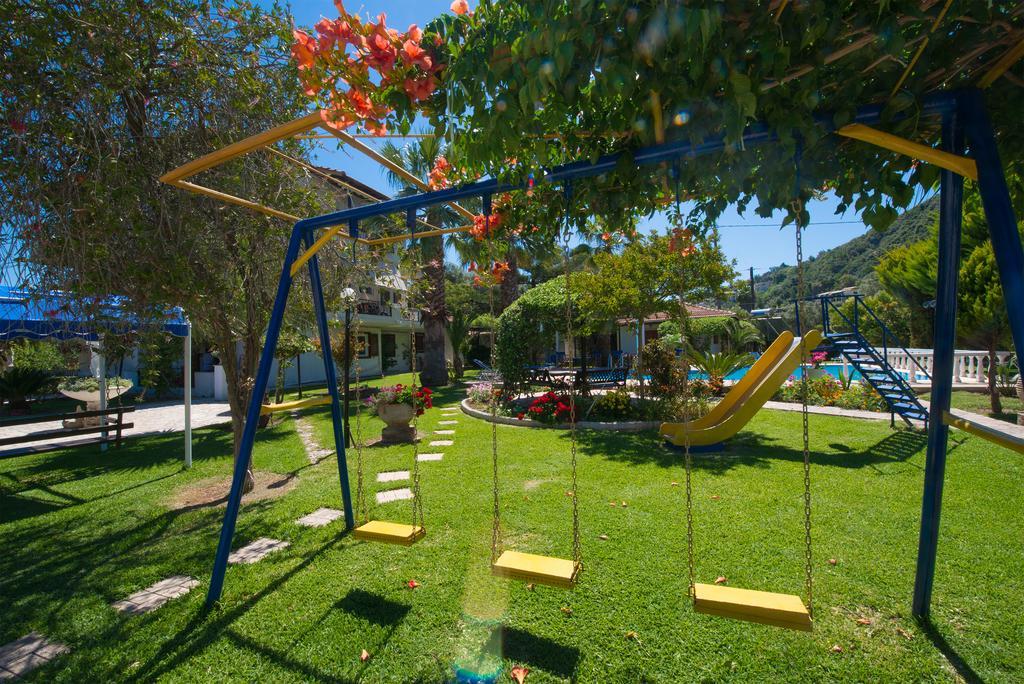 Villa Dimitris Apartments & Bungalows Frinion Bagian luar foto