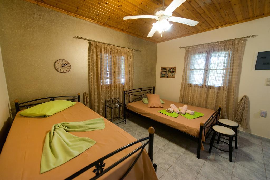 Villa Dimitris Apartments & Bungalows Frinion Bagian luar foto