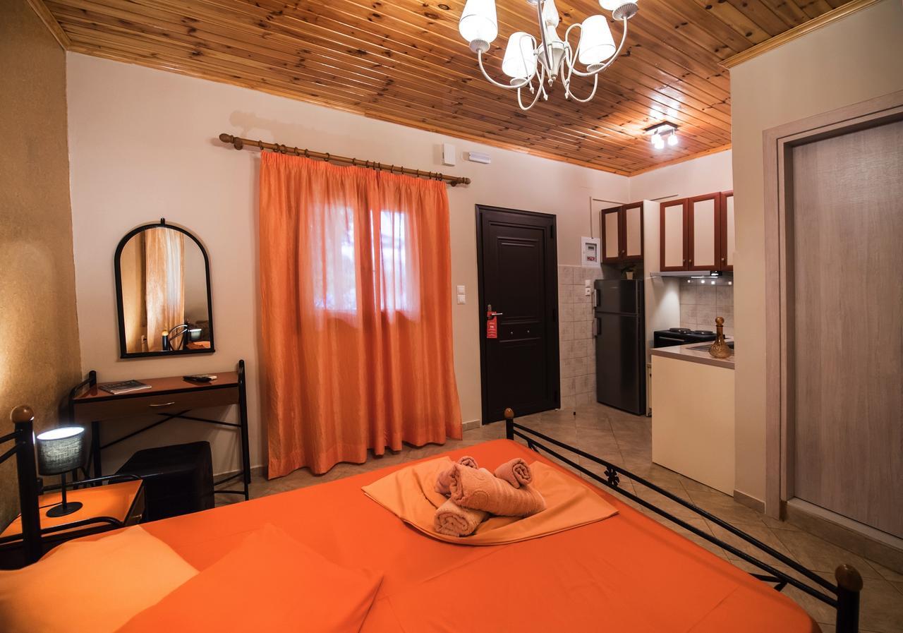 Villa Dimitris Apartments & Bungalows Frinion Bagian luar foto